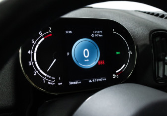 Подержанный автомобиль MINI Countryman 2022 года (12 фото)