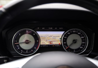 Подержанный автомобиль Volkswagen Touareg 2018 года (13 фото)