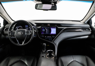 Подержанный автомобиль Toyota Camry Sedan 2019 года (12 фото)