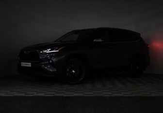 Подержанный автомобиль Toyota Highlander 2021 года (33 фото)