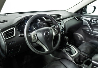Подержанный автомобиль Nissan X-Trail 2016 года (12 фото)