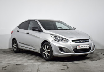 Подержанный автомобиль Hyundai Solaris Sedan 2012 года (3 фото)