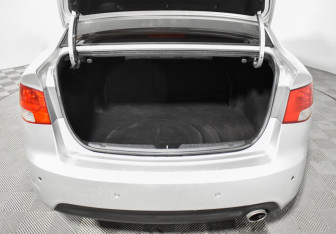 Подержанный автомобиль Kia Cerato Sedan 2011 года (19 фото)