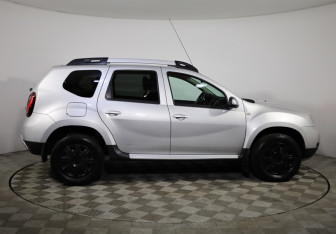 Подержанный автомобиль Renault Duster 2018 года (4 фото)