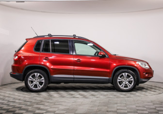 Подержанный автомобиль Volkswagen Tiguan 2009 года (4 фото)