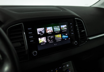 Подержанный автомобиль Skoda Karoq 2021 года (17 фото)