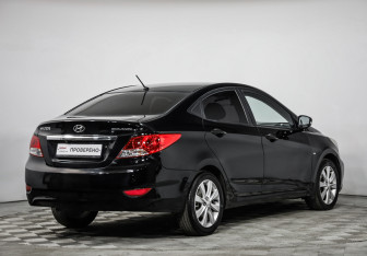 Подержанный автомобиль Hyundai Solaris Sedan 2012 года (5 фото)
