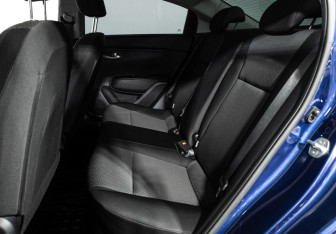 Подержанный автомобиль Kia Rio Sedan 2022 года (10 фото)