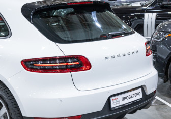 Подержанный автомобиль Porsche Macan 2018 года (13 фото)