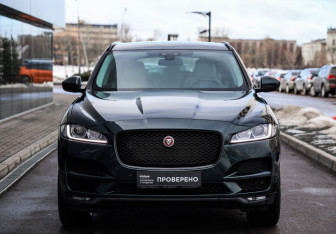 Подержанный автомобиль Jaguar F-Pace 2017 года (3 фото)