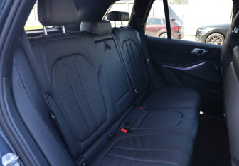 Подержанный автомобиль BMW X5 2020 года (9 фото)