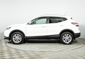 Подержанный автомобиль Nissan Qashqai 2014 года (8 фото)