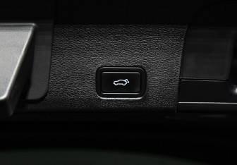 Подержанный автомобиль Geely Tugella 2023 года (22 фото)