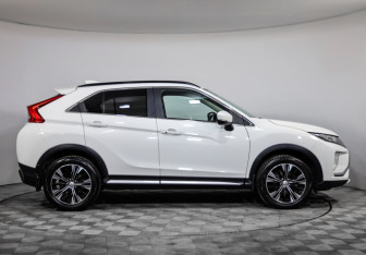 Подержанный автомобиль Mitsubishi Eclipse Cross 2019 года (4 фото)