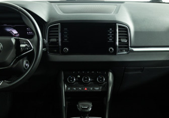 Подержанный автомобиль Skoda Karoq 2020 года (14 фото)