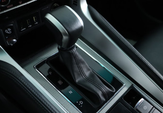 Подержанный автомобиль Mitsubishi Montero Sport 2022 года (15 фото)
