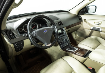 Подержанный автомобиль Volvo XC90 2012 года (11 фото)