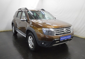 Подержанный автомобиль Renault Duster 2012 года (3 фото)
