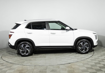 Подержанный автомобиль Hyundai Creta 2021 года (4 фото)