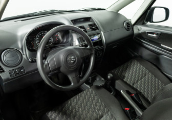 Подержанный автомобиль Suzuki SX4 Hatchback 2007 года (11 фото)
