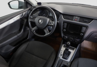 Подержанный автомобиль Skoda Octavia Liftback 2013 года (8 фото)