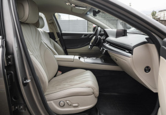 Подержанный автомобиль Genesis G80 2021 года (29 фото)