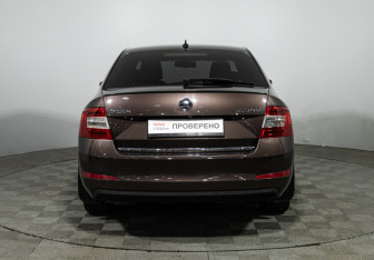 Подержанный автомобиль Skoda Octavia Liftback 2014 года (6 фото)