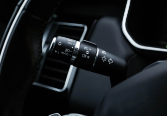 Подержанный автомобиль Land Rover Range Rover Sport 2020 года (16 фото)