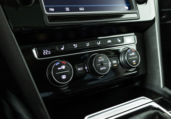 Подержанный автомобиль Volkswagen Passat Sedan 2017 года (19 фото)