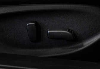 Подержанный автомобиль Infiniti Q50 2016 года (30 фото)