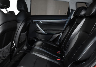 Подержанный автомобиль Geely Atlas Pro 2023 года (13 фото)