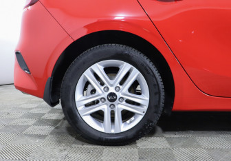 Подержанный автомобиль Kia Ceed Hatchback 2019 года (44 фото)