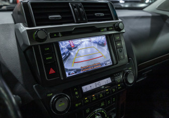 Подержанный автомобиль Toyota Land Cruiser Prado 2013 года (16 фото)