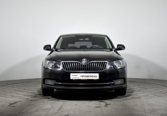 Подержанный автомобиль Skoda Superb Liftback 2015 года (2 фото)