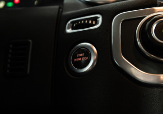 Подержанный автомобиль Land Rover Discovery 2011 года (16 фото)