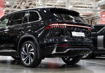 Подержанный автомобиль Geely Monjaro 2024 года (11 фото)