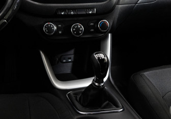 Подержанный автомобиль Kia Ceed Hatchback 2013 года (11 фото)