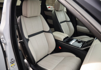Подержанный автомобиль Land Rover Range Rover Velar 2019 года (27 фото)