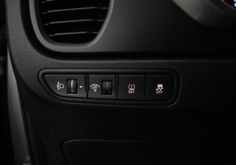 Подержанный автомобиль Kia Rio Hatchback 2021 года (16 фото)