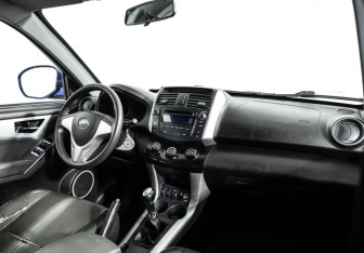 Подержанный автомобиль Lifan X60 2015 года (9 фото)