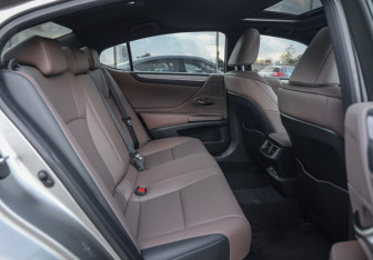 Новый Lexus ES 2025 (12 фото)