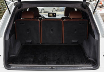 Подержанный автомобиль Audi Q7 2017 года (39 фото)