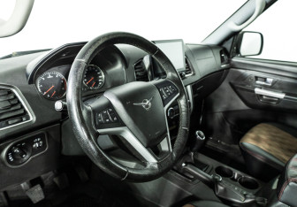 Подержанный автомобиль УАЗ Patriot 2018 года (11 фото)