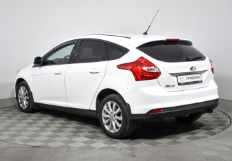 Подержанный автомобиль Ford Focus Hatchback 2014 года (7 фото)