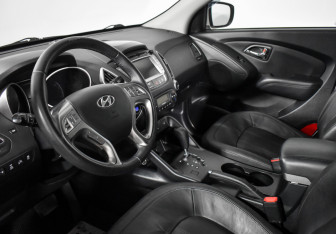 Подержанный автомобиль Hyundai ix35 2012 года (9 фото)