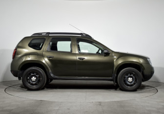 Подержанный автомобиль Renault Duster 2018 года (4 фото)