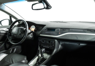 Подержанный автомобиль Citroen C5 Sedan 2011 года (9 фото)
