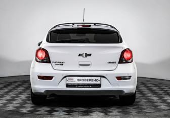 Подержанный автомобиль Chevrolet Cruze Hatchback 2013 года (6 фото)