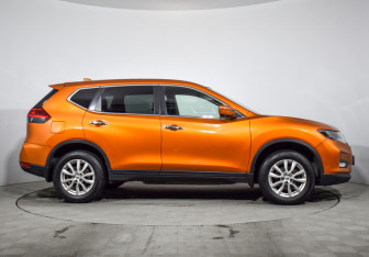 Подержанный автомобиль Nissan X-Trail 2019 года (4 фото)