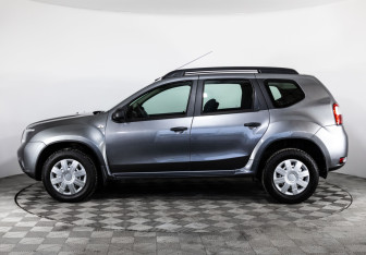 Подержанный автомобиль Nissan Terrano 2014 года (8 фото)